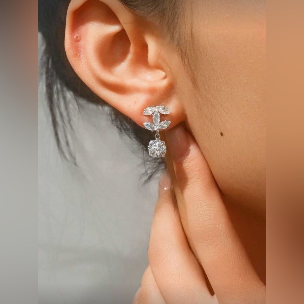 Silver / Luxury Spherical Elegant Silver Drop Earrings 😍 - Picture 2 of 5
